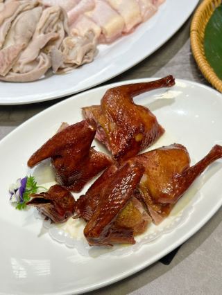 Shunde Gong's intangible cultural heritage pork tripe and chicken soup is delicious, from the soup to the claypot rice.