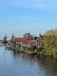 A Picturesque Journey Through Dutch Heritage 🌿🏡