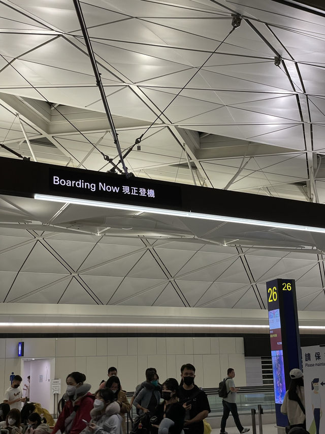 【香港國際赤鱲角機場，設計感十分美！