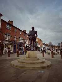 A Day in Stratford-upon-Avon – Walking in the Footsteps of Shakespeare! 🎭📖