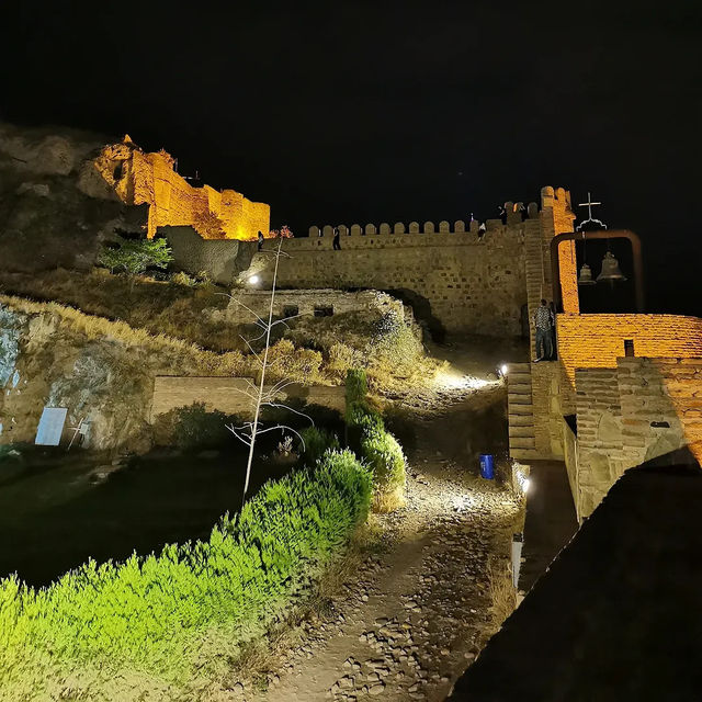 Narikala Fortress Awaits: Timeless Majesty
