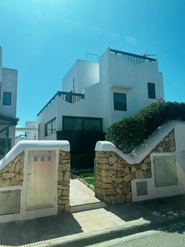 马略卡Cala d’Or 玻璃海和白色酒店是绝配！