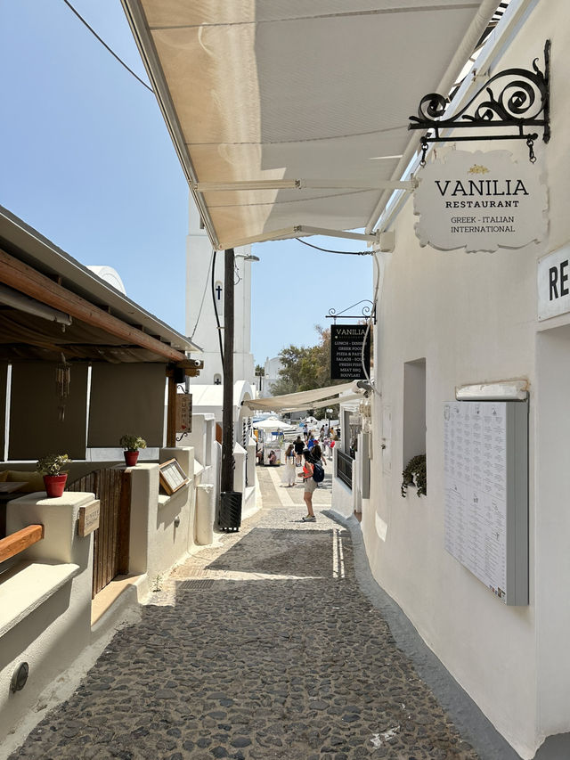 【Fira 費拉的海景餐廳：味道一般，但景色優美！】