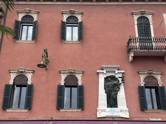 🌍 Verona – Where Romance Meets History! ❤️🇮🇹
