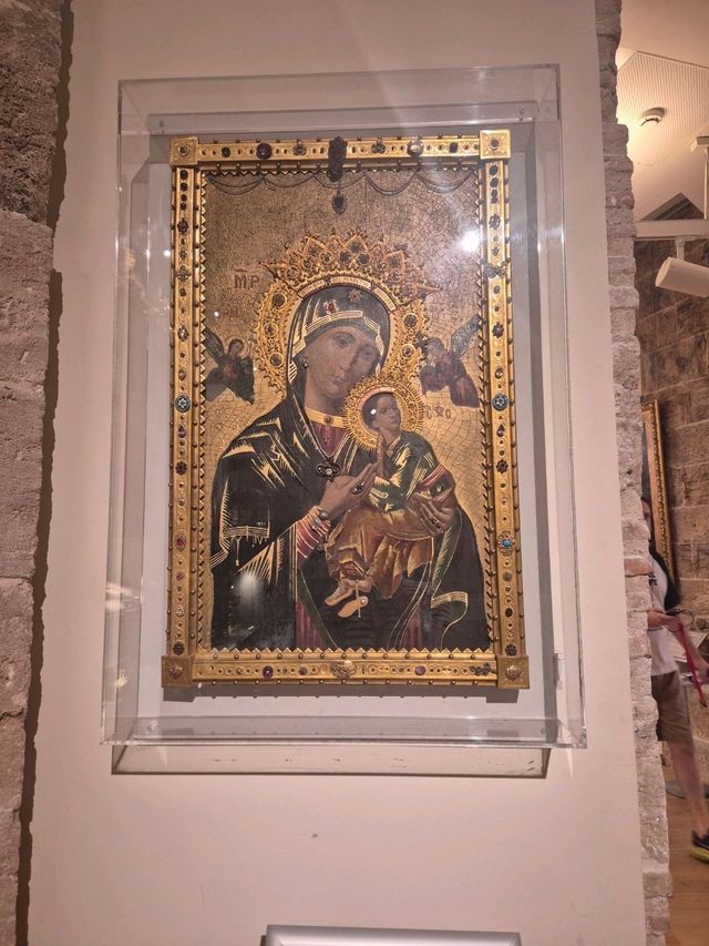 Els Secrets de la Catedral: From Gothic Grace to the Holy Grail