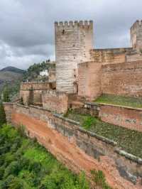 🌄 The Hills of Granada: A Tapestry of History and Breathtaking Views 🇪🇸✨