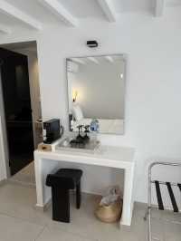 Suite with Sea View – Perfect Location with Stunning Sunset Views
