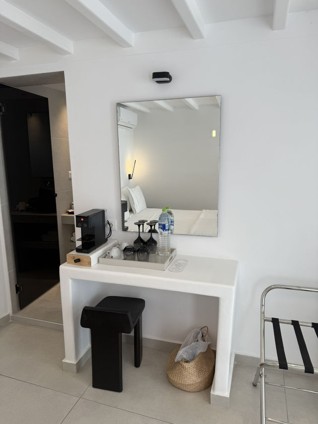 Suite with Sea View – Perfect Location with Stunning Sunset Views