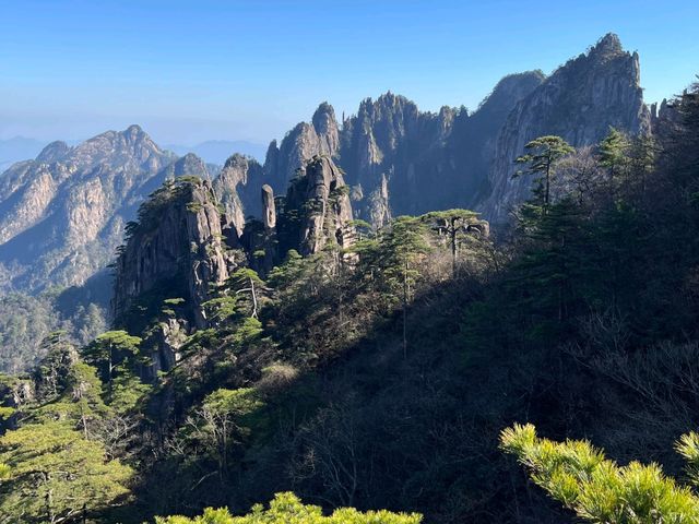 Huangshan วันฟ้าปลอดโปร่ง Huangshan วันฟ้าปลอดโปร่ง