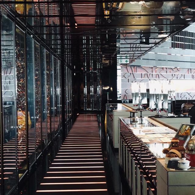 香港｜坐擁無敵海景的麗思卡爾頓酒店