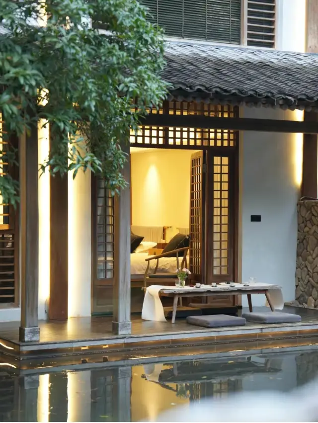 睡進森林隱匿於山間的民宿，必住一次！