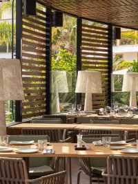 🌟 Canary Islands' Cozy Comforts at Sir Anthony 🌴✨