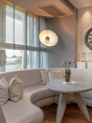 🌟🏨 Pesaro's Hidden Gem: Hotel Excelsior Unveiled! 🇮🇹