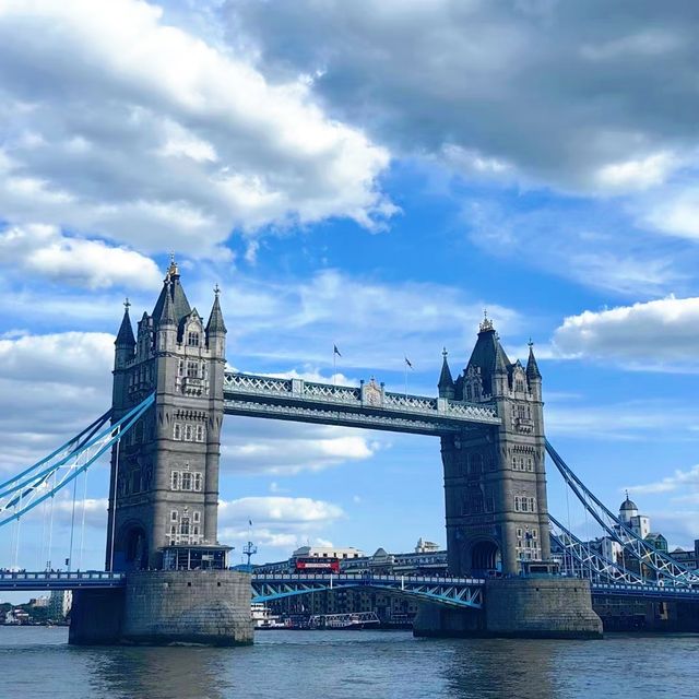🇬🇧歷史與現代完美融合的倫敦塔橋