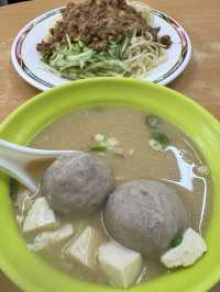 暴食台北005｜在地人的銅板美食·開業四十年的梁記涼麵