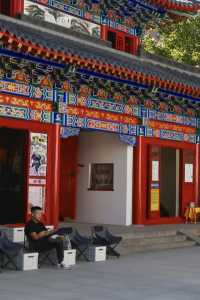 西塔寺和咖啡市集。