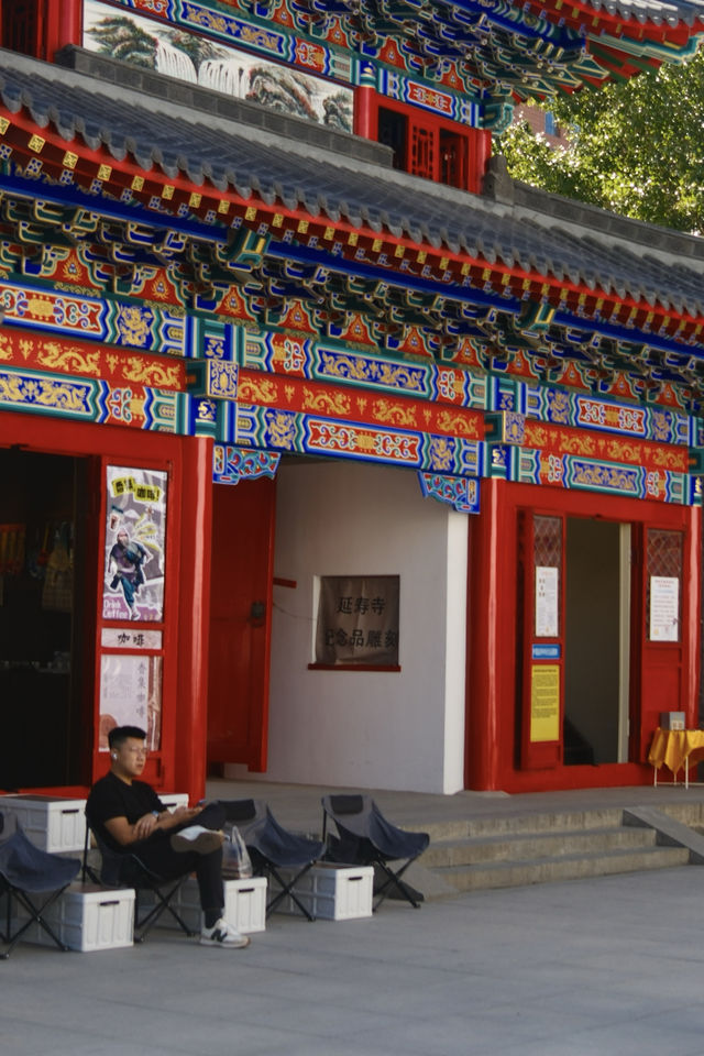 西塔寺和咖啡市集。