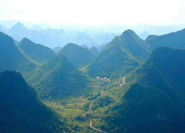 不用去桂林 廣東也有自己的水墨畫山。