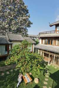 麗江束河又一居，入住皇家園林般的復古民宿。