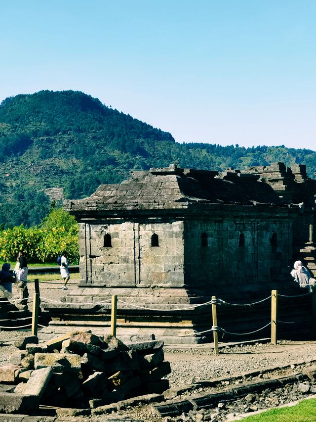 印度教古蹟廟群，爪哇島上歷史悠久的文物古蹟。