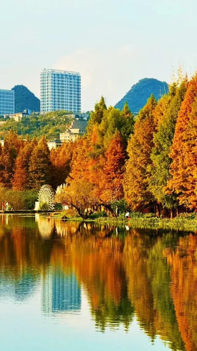 No wonder it's known as the back garden of Guiyang. Shili Hetan is so beautiful!