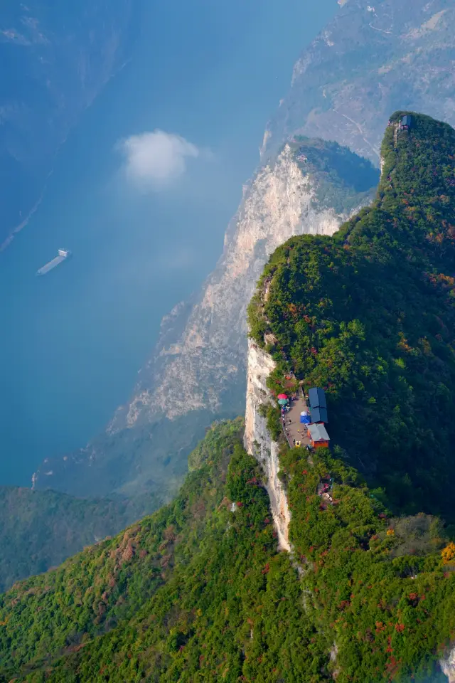 三峽之巔輕鬆拿捏。