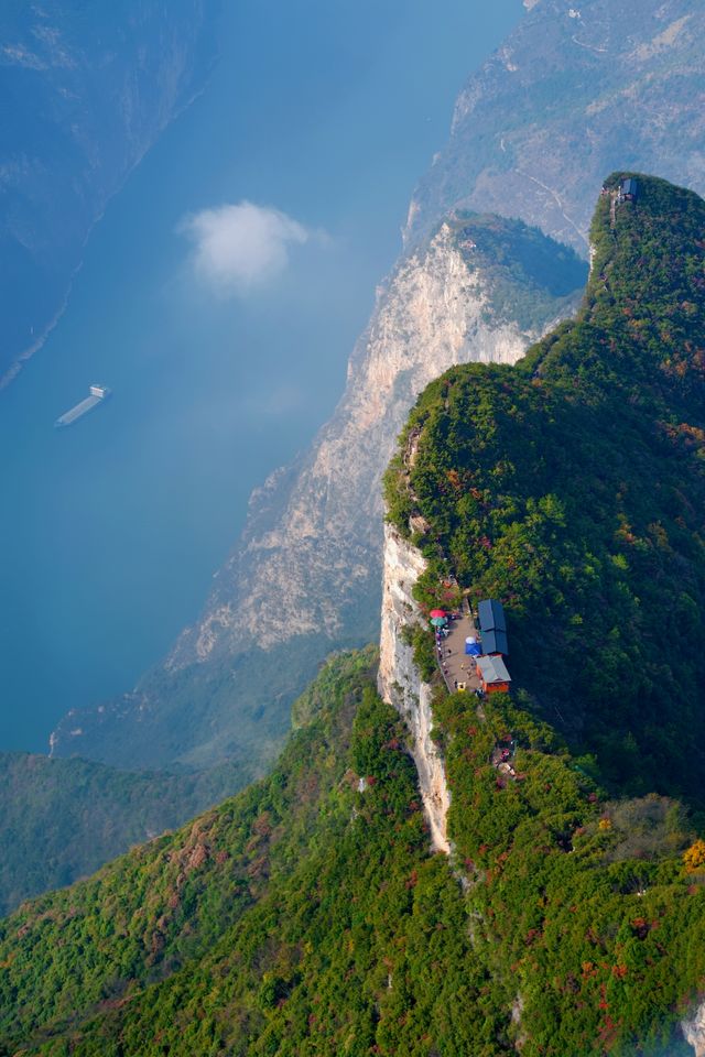 三峽之巔輕鬆拿捏。