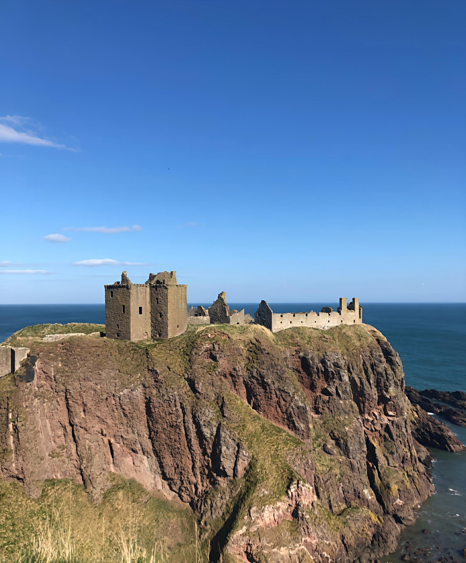 Lâu đài Aberdeen Cliff, Vương quốc Anh | Một bức tranh thơ mộng về biển và lịch sử