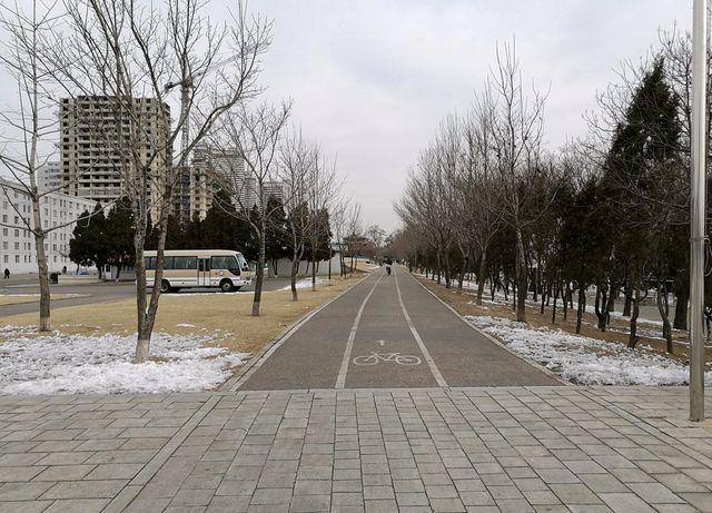 朝鮮平壤金日成廣場｜歷史與現代的交匯點