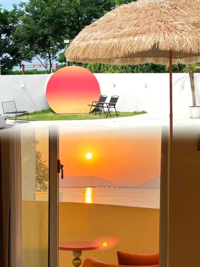 住進雲朵裡！這家湖景民宿美到不想退房
