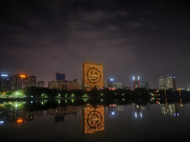錯過紅山夜景=白來烏魯木齊？