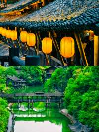 住進烏江寨的時光裡：聽槳聲，品煙火。