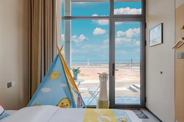 Found a hidden gem in Rizhao! A stunning 270° sea view room that leaves you speechless.