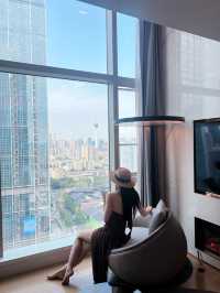 同姊妹喺太古里酒店影咗成10000張相咁多