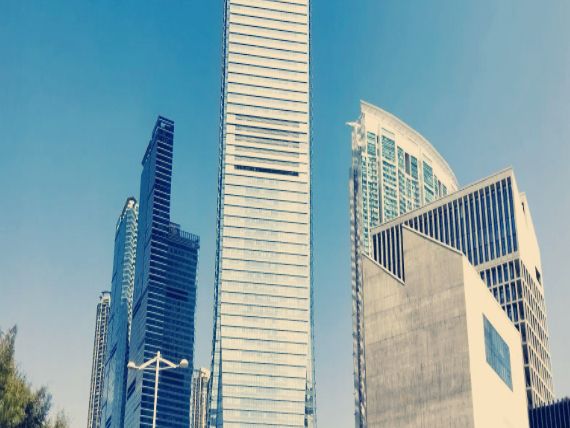 香港スカイラインを一望！「スカイ100」観光ガイド​