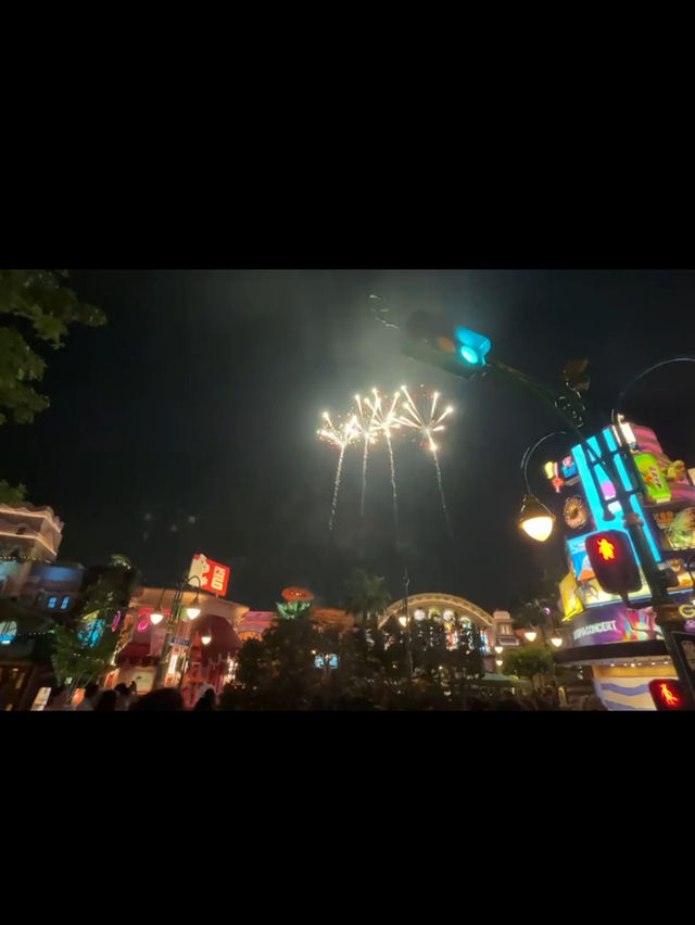 Day and night Magic Awaits at Shanghai Disneyland! 🏰✨