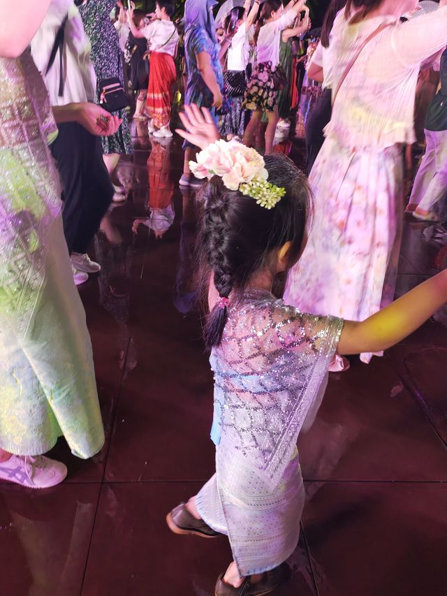 西雙版納篝火晚會真實測評：中規中矩的夜生活體驗