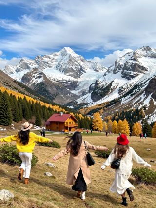 Autumn in Bipenggou is a golden fairytale world! Hello, I'm Dashan. Coming to Western Sichuan, I finally understood that autumn truly is as magnificent as gold. On my road trip...