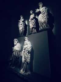 米蘭大教堂入內後免費的教堂博物館！！！