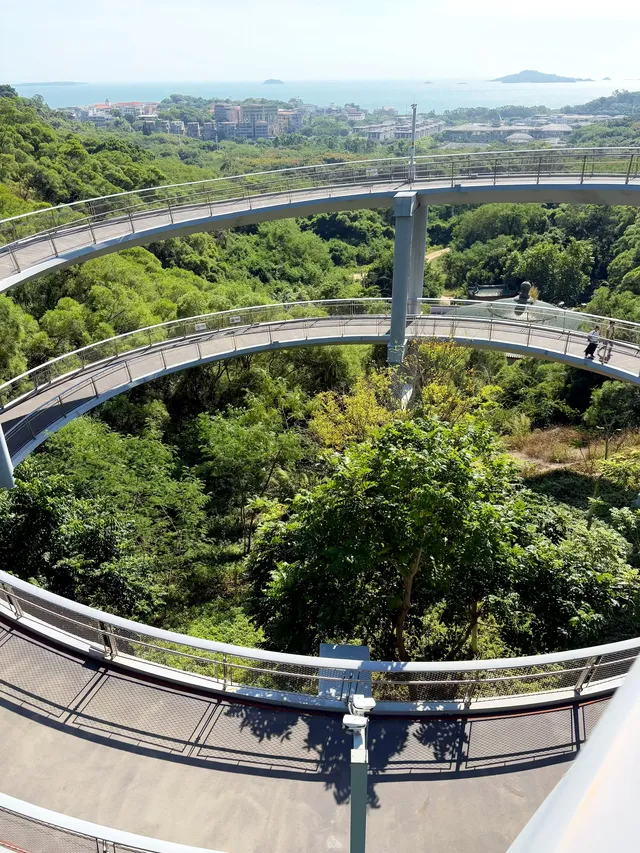 在廈門秋日最美山海步道全程下坡
