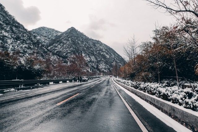 2025川西冬日限定攻略西嶺滑雪+黃龍藍冰5天4晚神仙行 2025川西冬日限定攻略西嶺滑雪+黃龍藍冰5天4晚神仙行