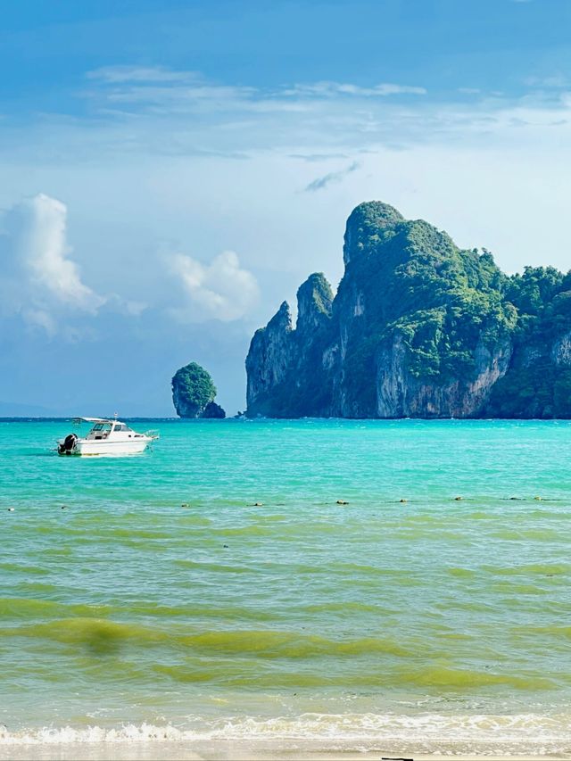 海水藍得直戳心巴,清透質感遠勝一日遊匆匆打卡,沉浸式看海才夠 海水藍得直戳心巴,清透質感遠勝一日遊匆匆打卡,沉浸式看海才夠