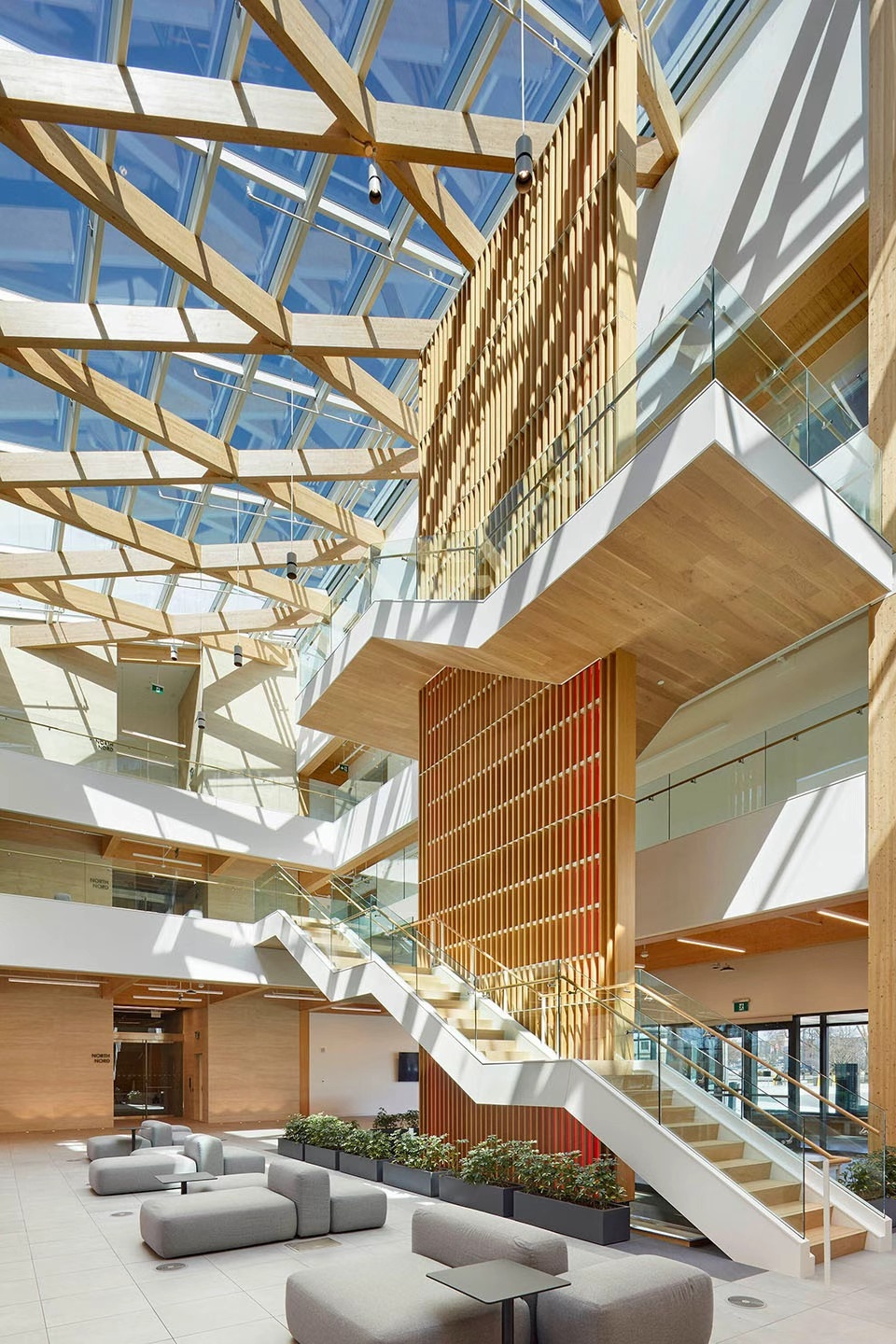 Ontario Legislative Building｜A Hidden Wooden Light and Shadow Secret in Toronto   Detailed Address: Inside Queen's Park, Toronto, Ontario, Canada (Un
