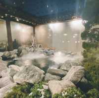 Ethereal hot spring restaurant in Seoul
