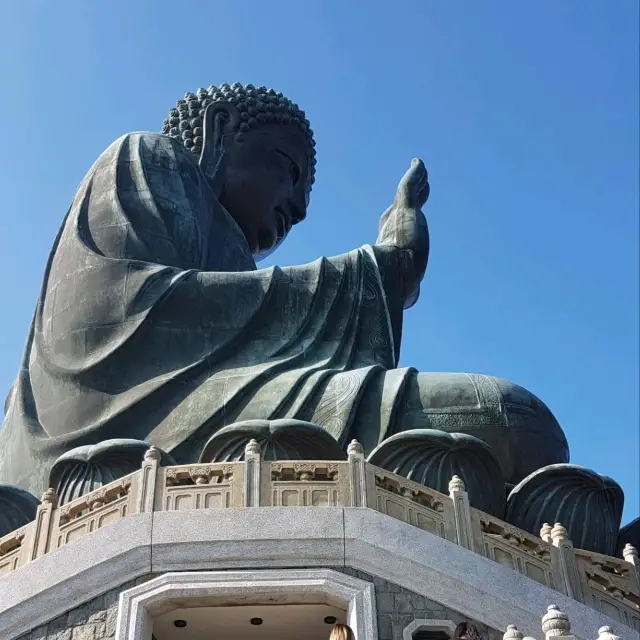 💕 Big Budhha on a cable car ride away