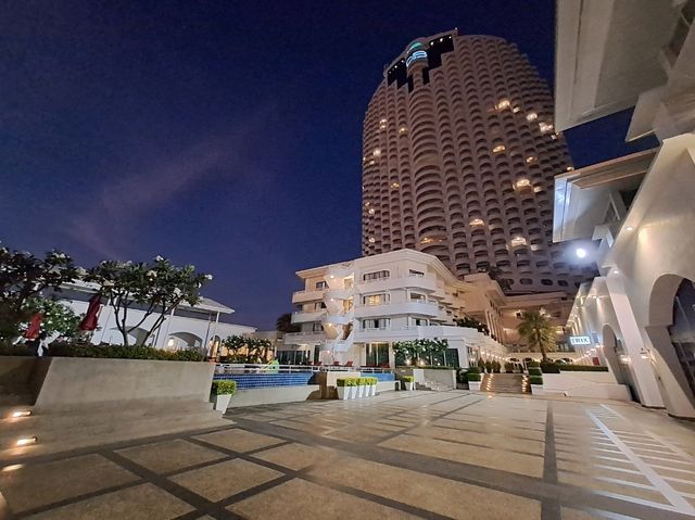 ชมวิวหาดจอมเทียน ที่โรงแรม D Varee