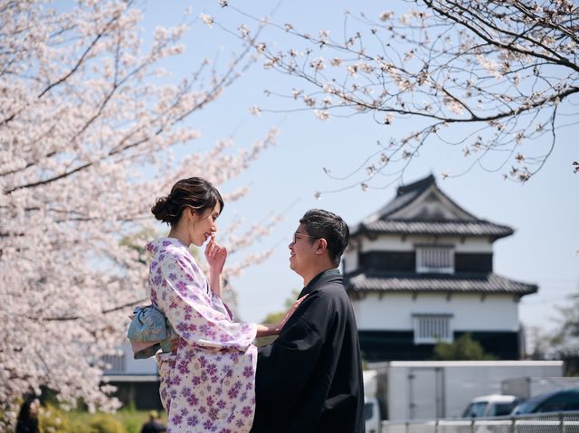 在福岡舞鶴公園拍攝櫻花🌸和服👘情侶照～