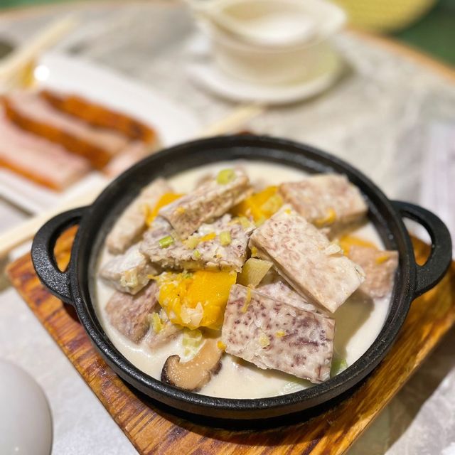 銅鑼灣新式茶餐廳,脆皮燒腩仔 銅鑼灣新式茶餐廳,脆皮燒腩仔