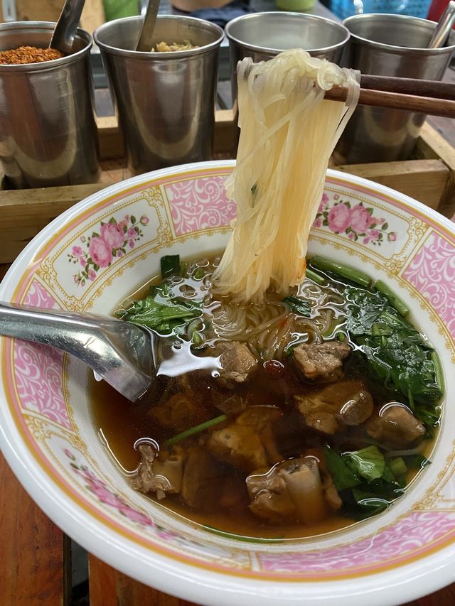 🍜เตี๋ยวไก่ตุ๋นคุณอุ้ม- เจ้าแรกในวังหลัง✨