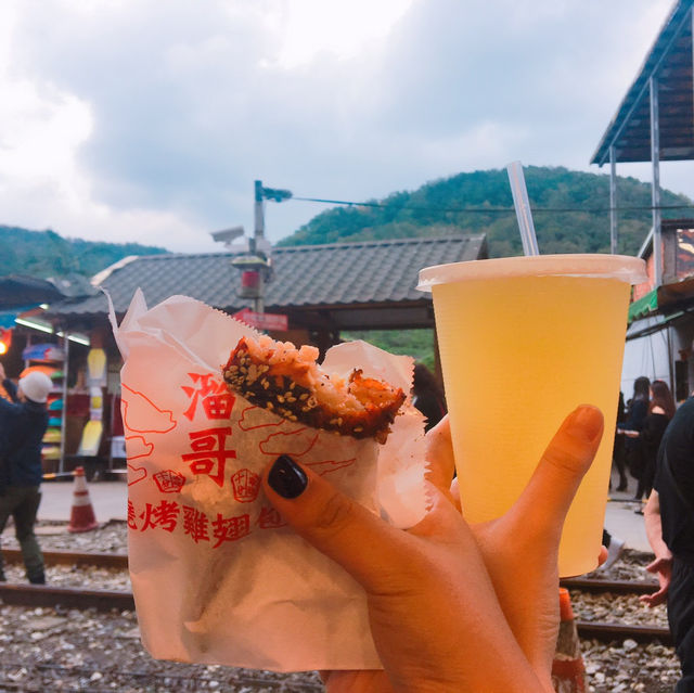대만 스펀 기찻길 풍등 날리기 체험🏮